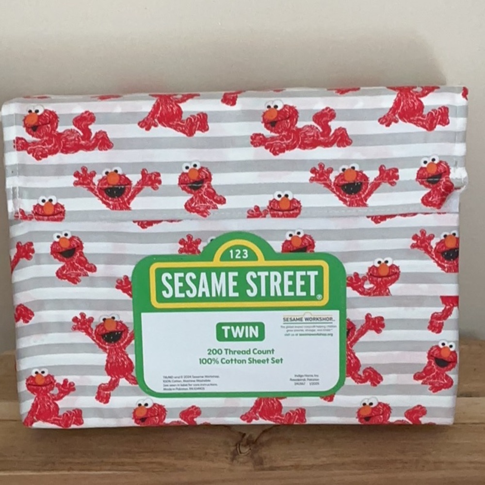 Sesame Street Red Elmo Cotton Sheet Set- 100% Cotton- Sesame Street Room Decor
